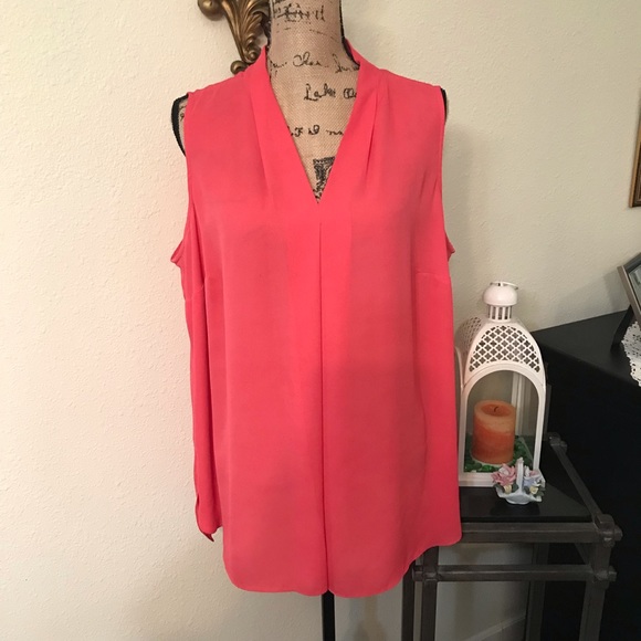 Vince Camuto Tops - 🦋Vince Camuto🦋